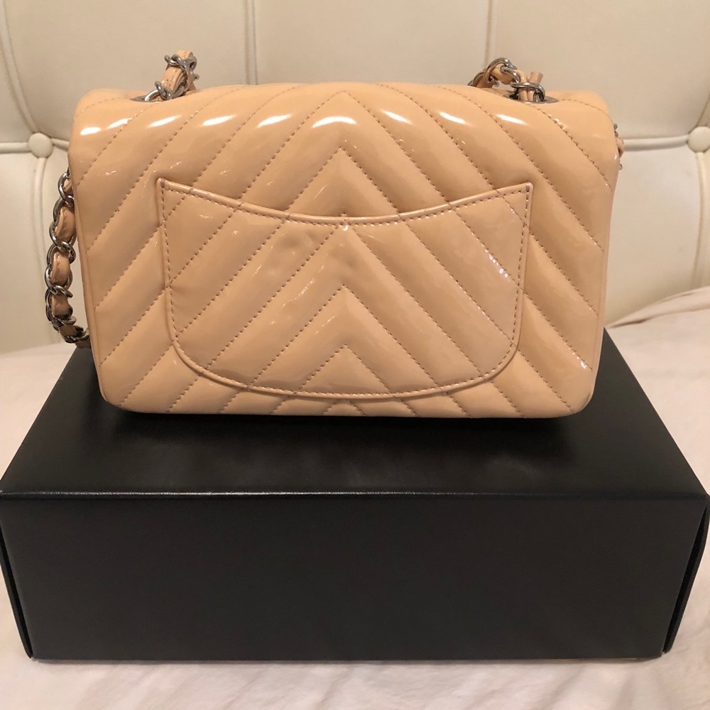 ***SOLD***Chanel chevron Classic Double flap bag. - Picture 2 of 4